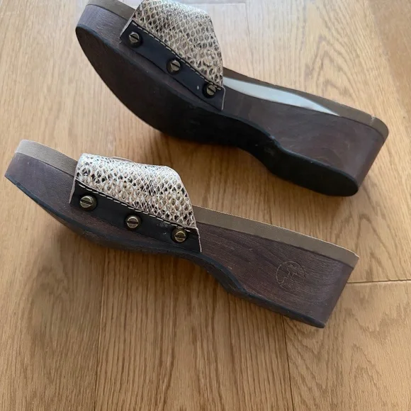 Sandals - Picture 2 of 2